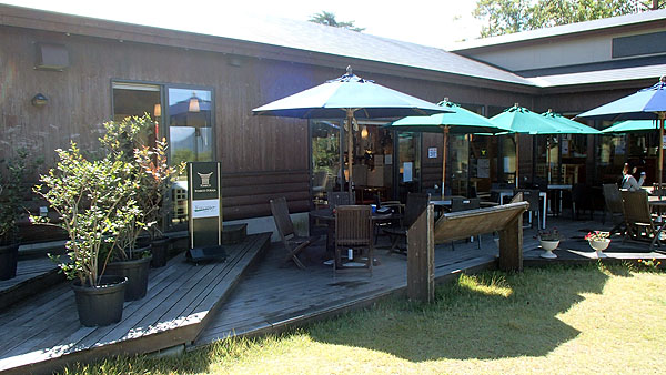 道の駅「しもごう」のオープンテラス